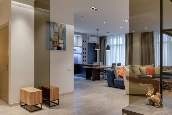 What are the best practices for UK businesses to manage financial risks?